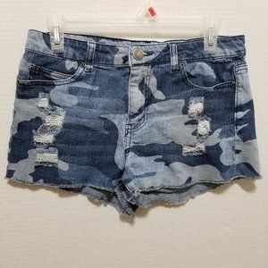 Forever 21 shorts 29 camo print ripped distressed denim jean booty Army frayed